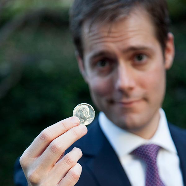 Close-up Coin Magic with Joe Skilton
